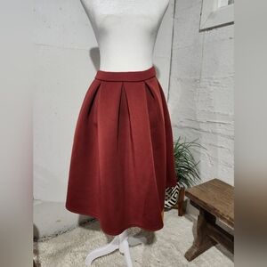 Charlotte Russe Gorgeous Barn Red Box Pleated Skirt!‎ Size M